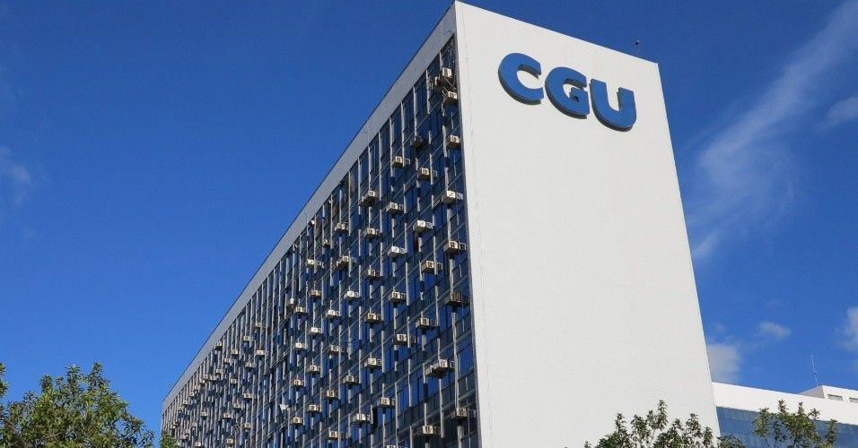 Registro de vacinação de Bolsonaro contra Covid é falso, diz CGU