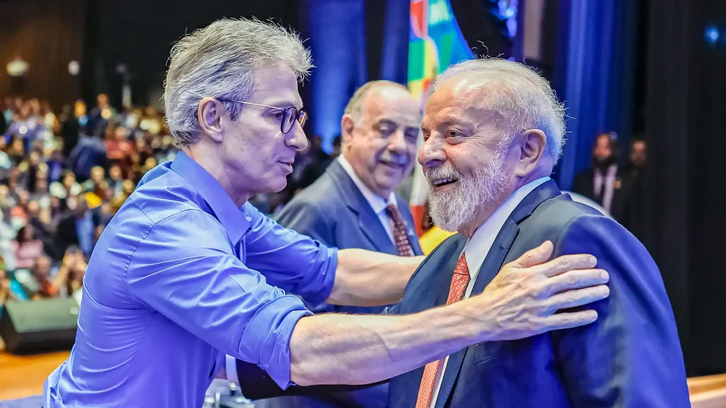 Lula anuncia R$ 121 bilhões em investimentos do PAC em Minas