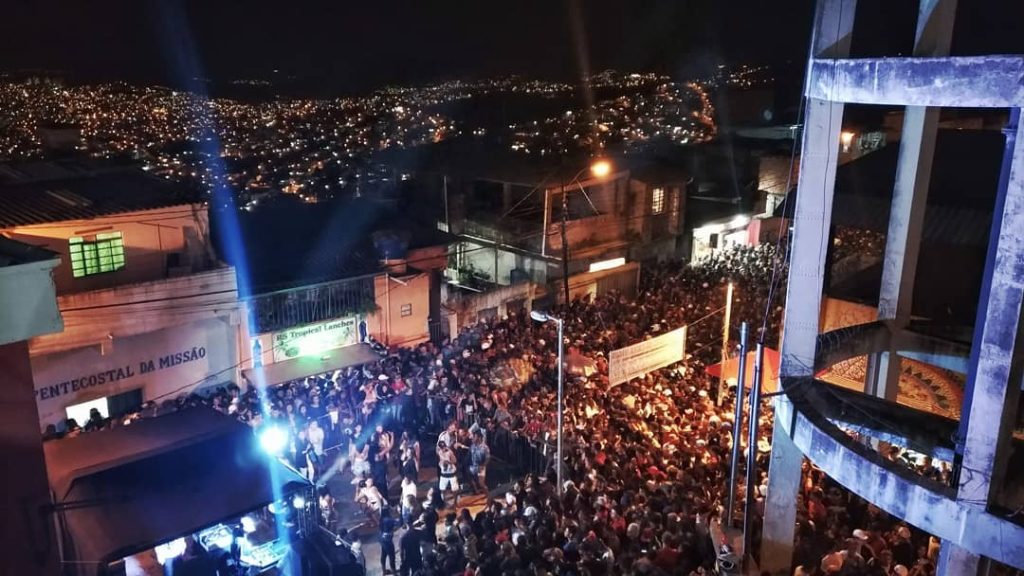 'Bailes da Serra' são interrompidos em BH por perturbação do sossego, diz PM