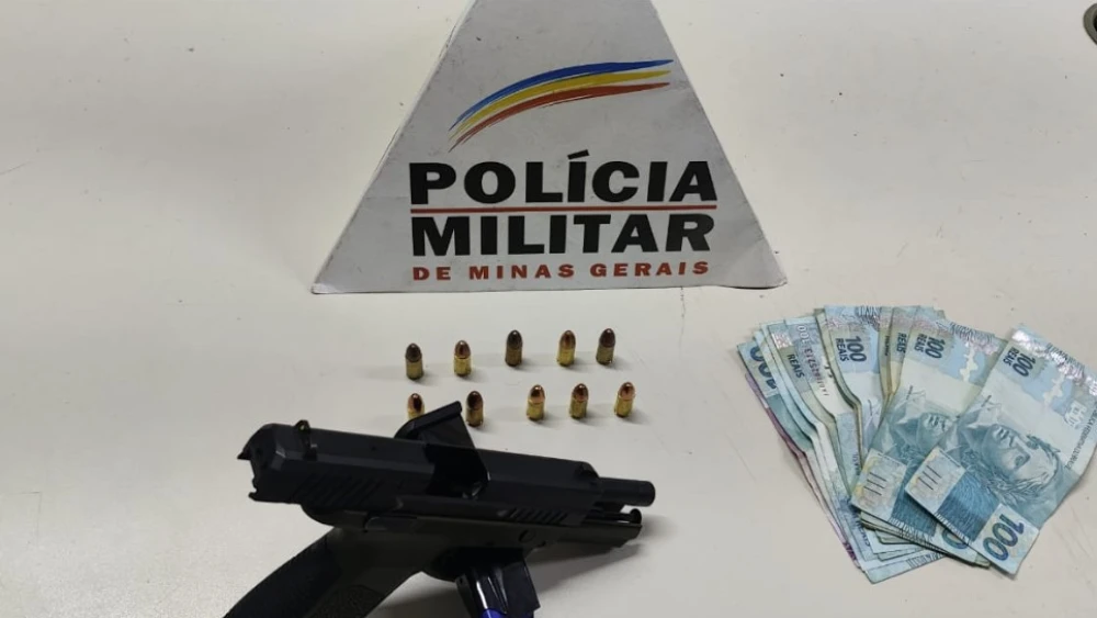 Dupla é presa em BH ao tentar escapar de blitz em Mercedes