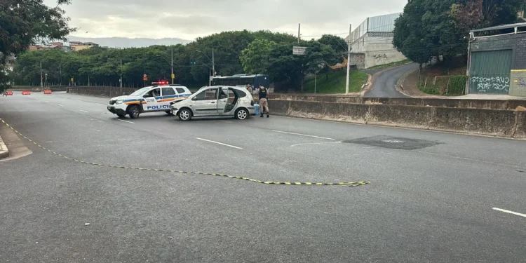 Suspeito de roubo a carga morre após trocar tiros com a polícia em BH