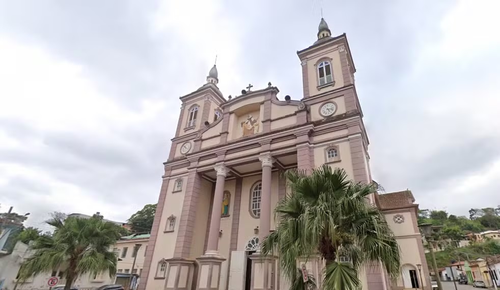 Justiça determina que sino de igreja em MG pare de tocar de madrugada