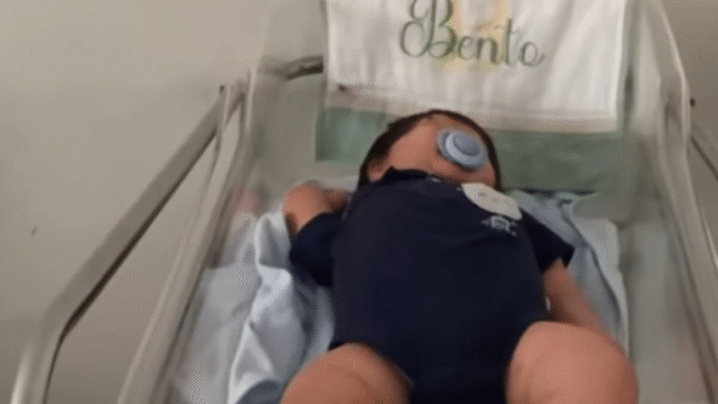 Adolescente leva 'bebê reborn' para hospital em Minas e vídeo viraliza 2 Adolescente leva 'bebê reborn' para hospital em Minas e vídeo viraliza