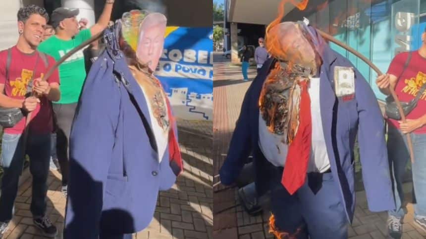 Estudantes queimam boneco de Trump em protesto contra 'tarifaço' em BH 2 Estudantes queimam boneco de Trump em protesto contra 'tarifaço' em BH