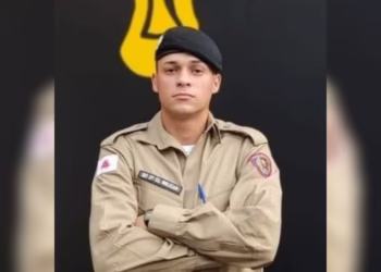 Parentes e amigos se despedem do Soldado Thiago Belizar, morto em perseguição na Grande BH